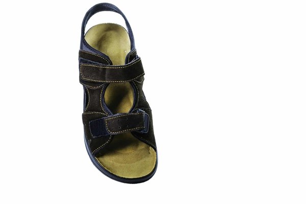 Découvrez l'élégance intemporelle : sandales cuir homme